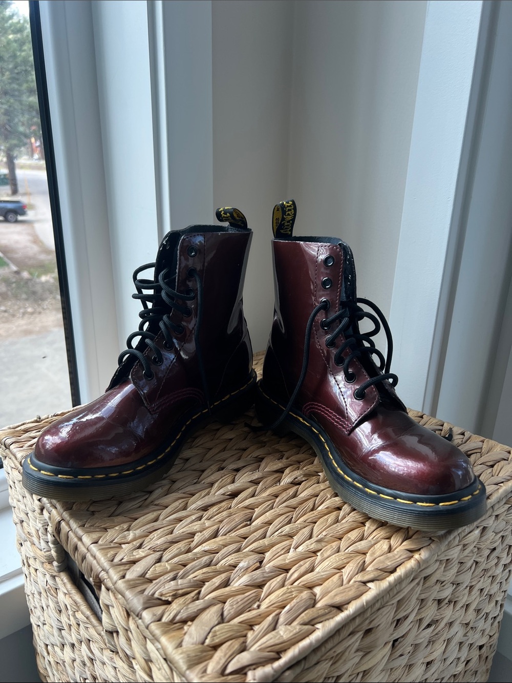 Dr. Martens Men's Burgundy Patent 8-Eye Lace-Up Boots